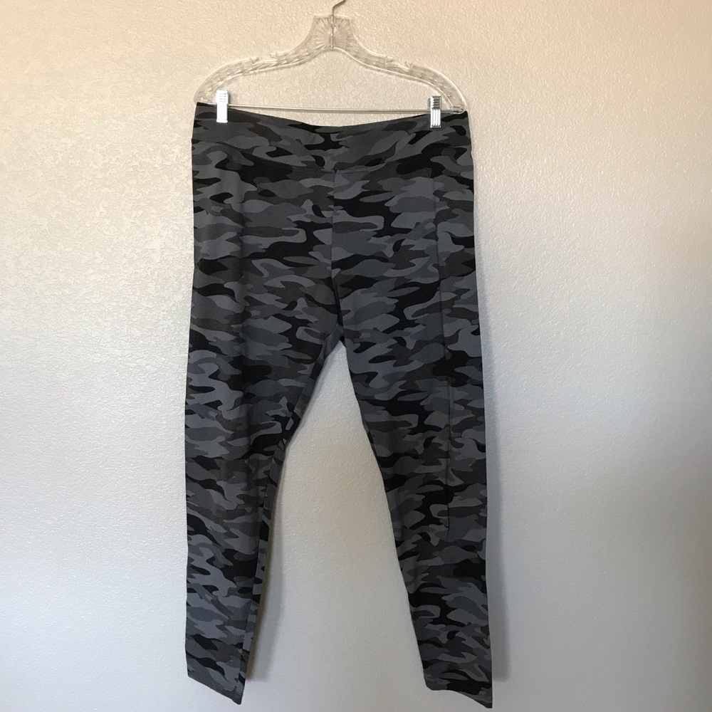 Sonoma camo leggings